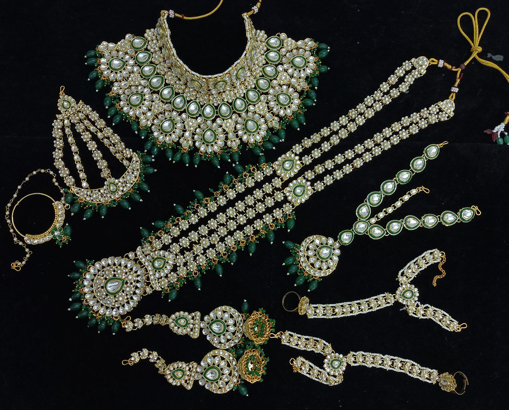 Flawless Ethnic Green Kundan Choker Necklace Earring Jewellery Set For Bride