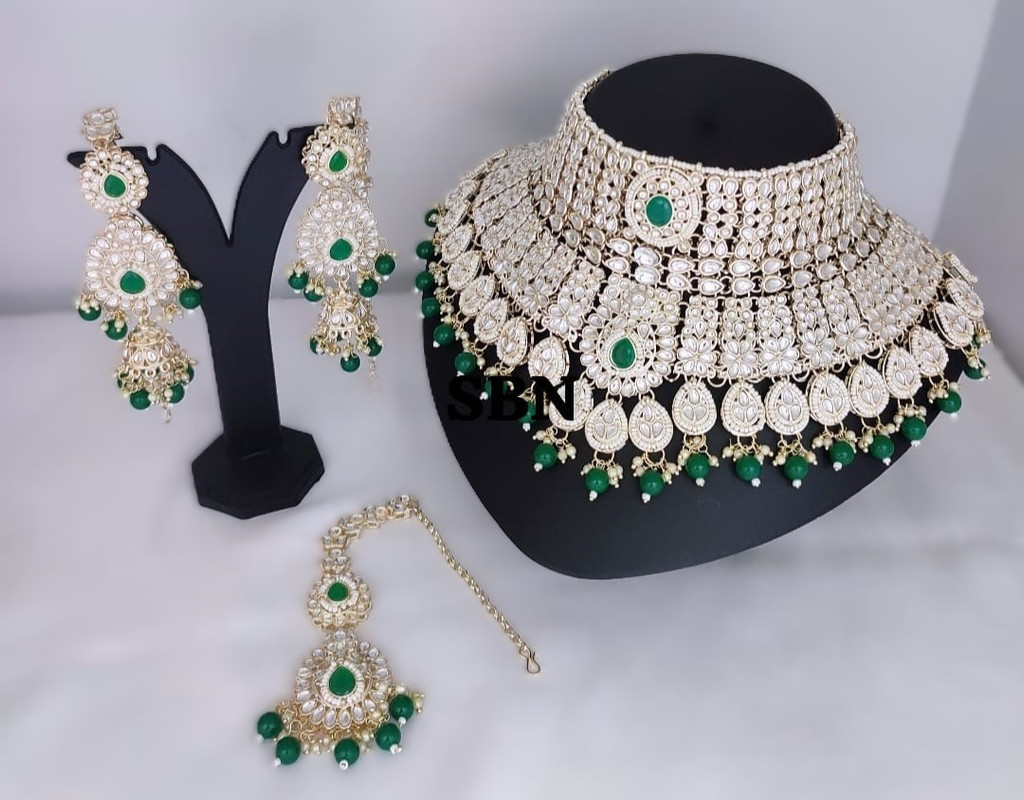 Trendy Modern Green Kundan Choker Necklace Earring Jewellery Set For Bride