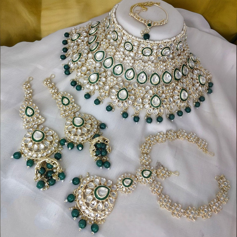 Majestic Modern Green Kundan Choker Necklace Earring Jewellery Set For Bride