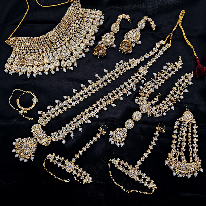 Opulent Statement White Kundan Choker Necklace Earring Jewellery Set For Bride
