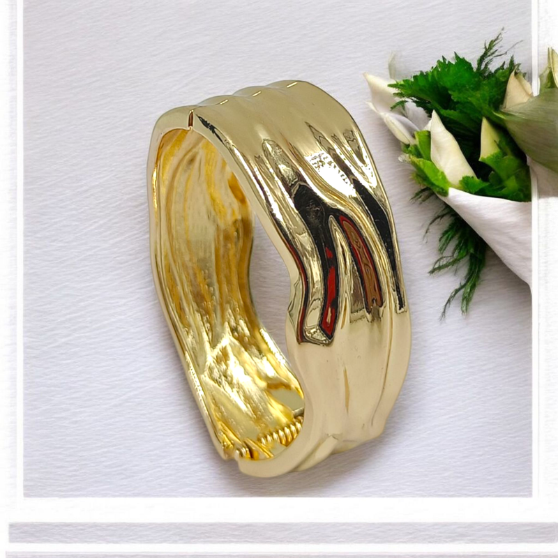 [DSBR68] Charming Glow Broad Openable Imported Kada Bracelet for Women and Girls