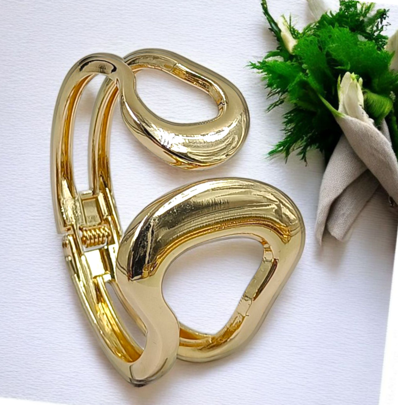 [DSBR61] Chic Gleam Broad Openable Imported Kada Bracelet for Women and Girls