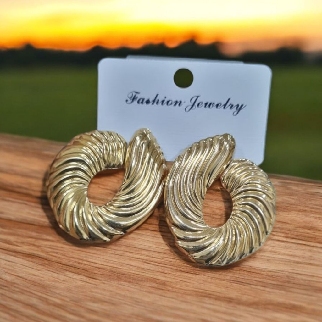 Polished Gleam Stylish Earing