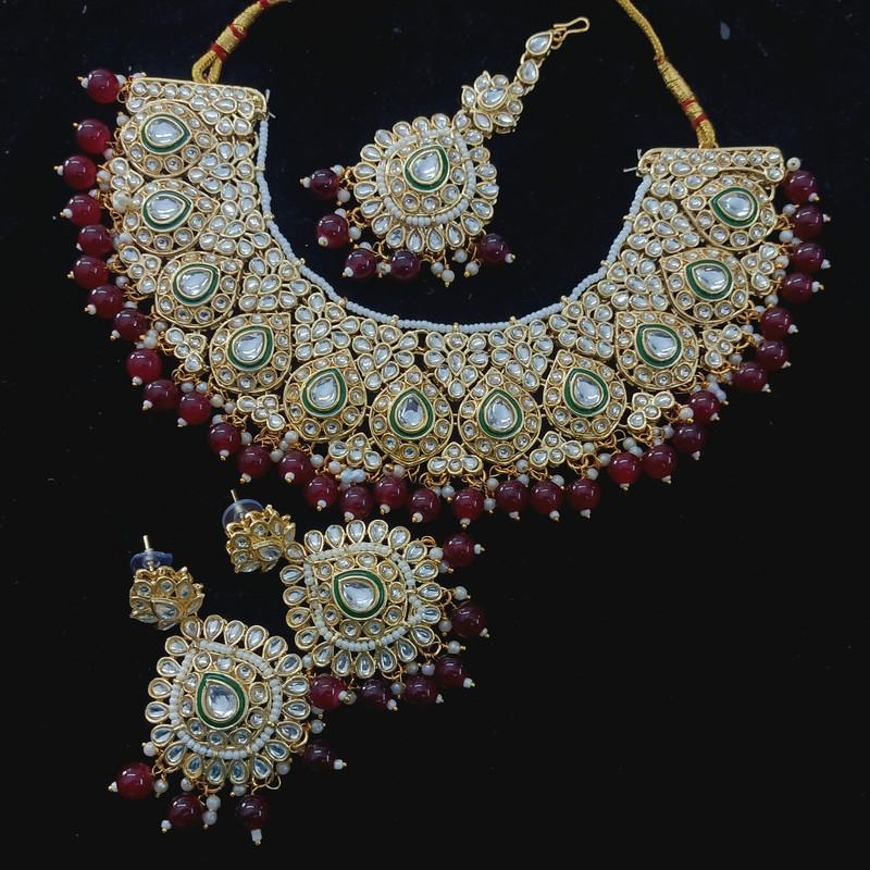 Lustrous Cocktail Maroon Choker Kundan Necklace & Earrings Jewellery Set For Women
