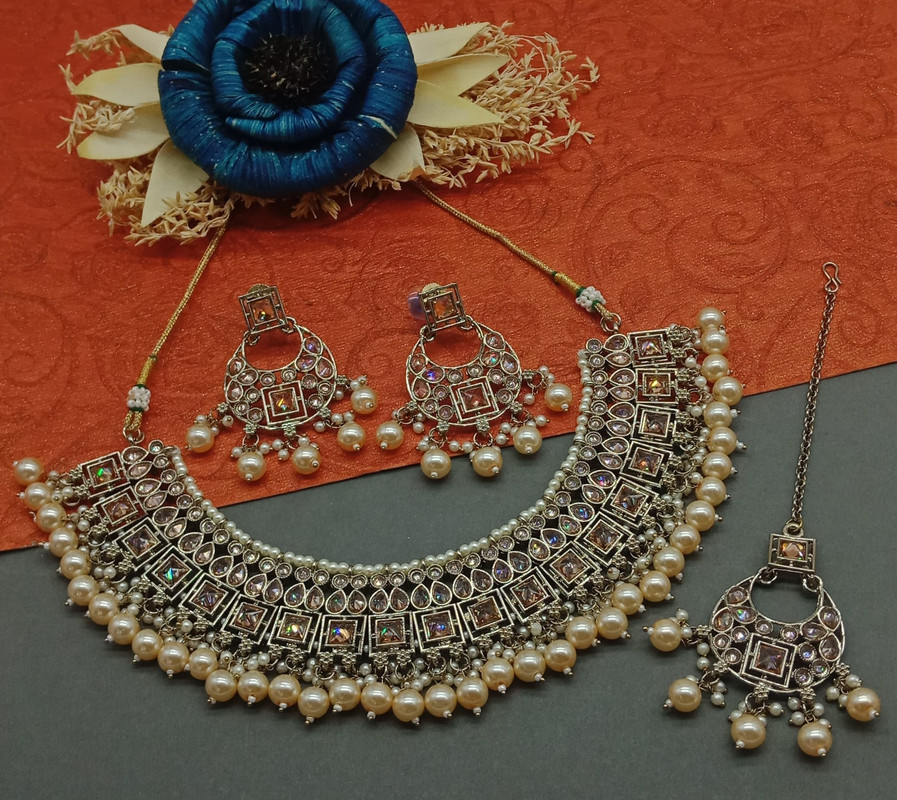 Authentic Cocktail Golden Choker Mehndi Polish Kundan Necklace & Earrings Jewellery Set For Women