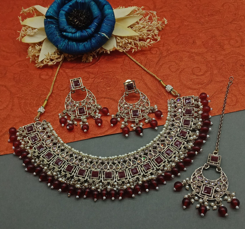 Divine Cocktail Maroon Choker Mehndi Polish Kundan Necklace & Earrings Jewellery Set For Women