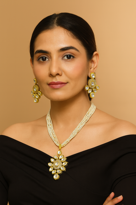 Alluring Signature Luxurious Glow Kundan Pendant Necklace Earring Set
