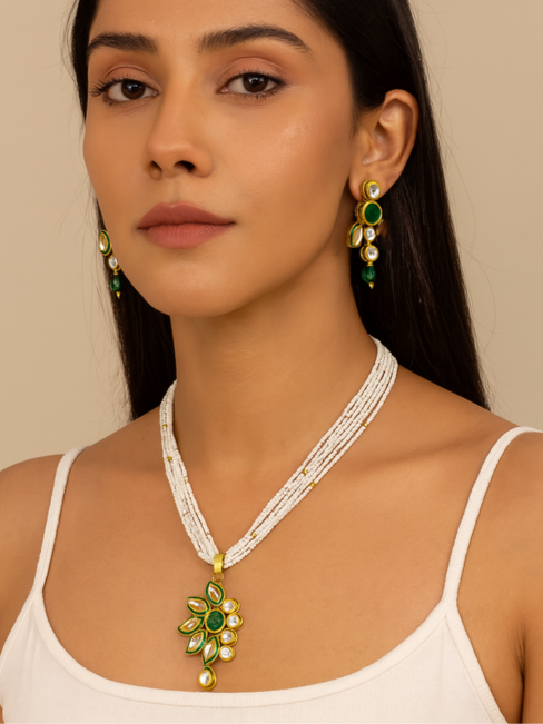 Polished Highlight Kundan Pendant necklace earring set