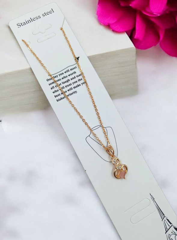 Alluring Expression Pendant Chain Necklace