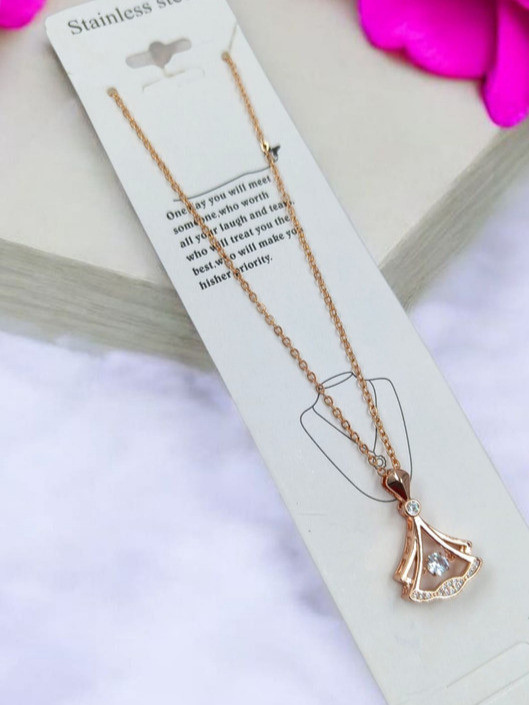 Chic Embrace Pendant Chain Necklace