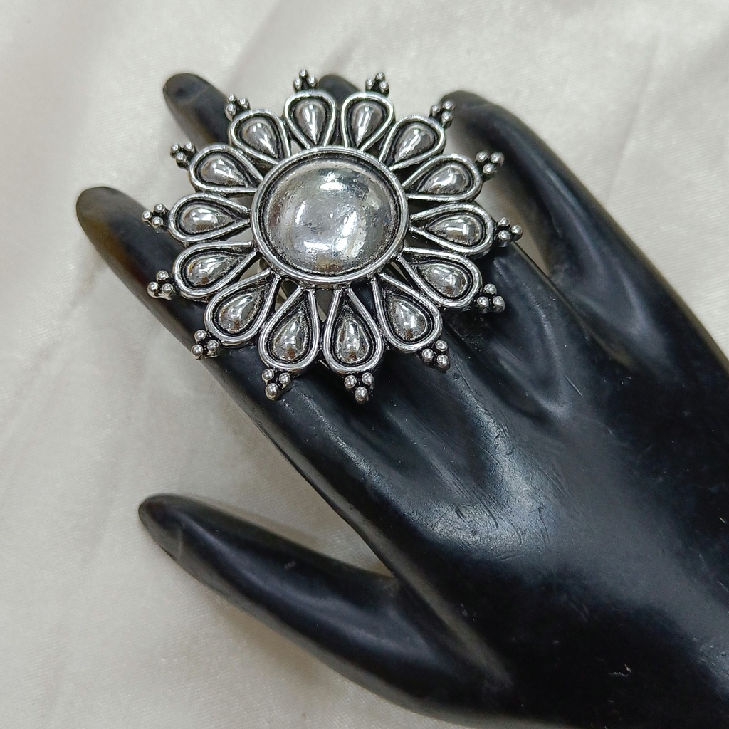 Divine Oxidised Big Ring