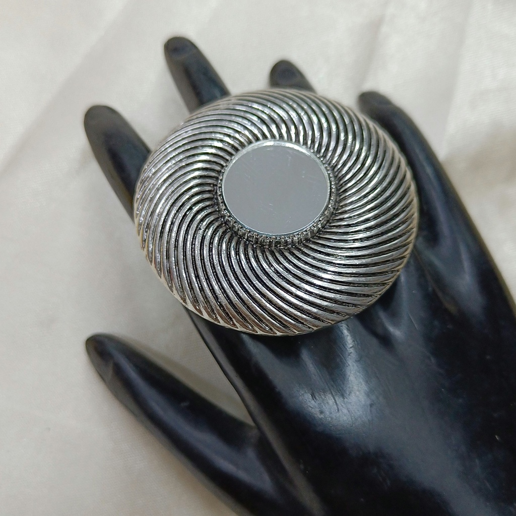 [Trendy Oxidised Big Ring] Trendy Oxidised Big Ring