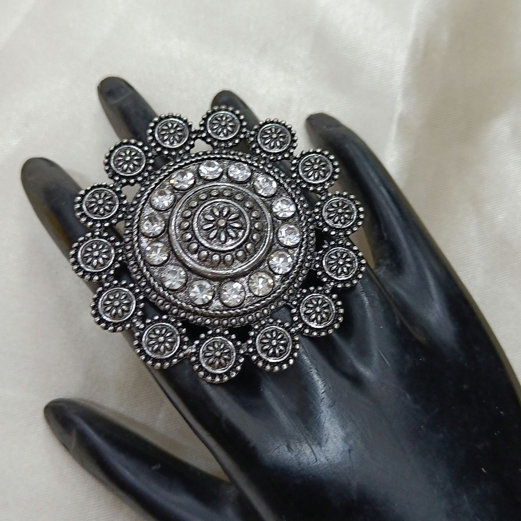 Vibrant Oxidised Big Ring