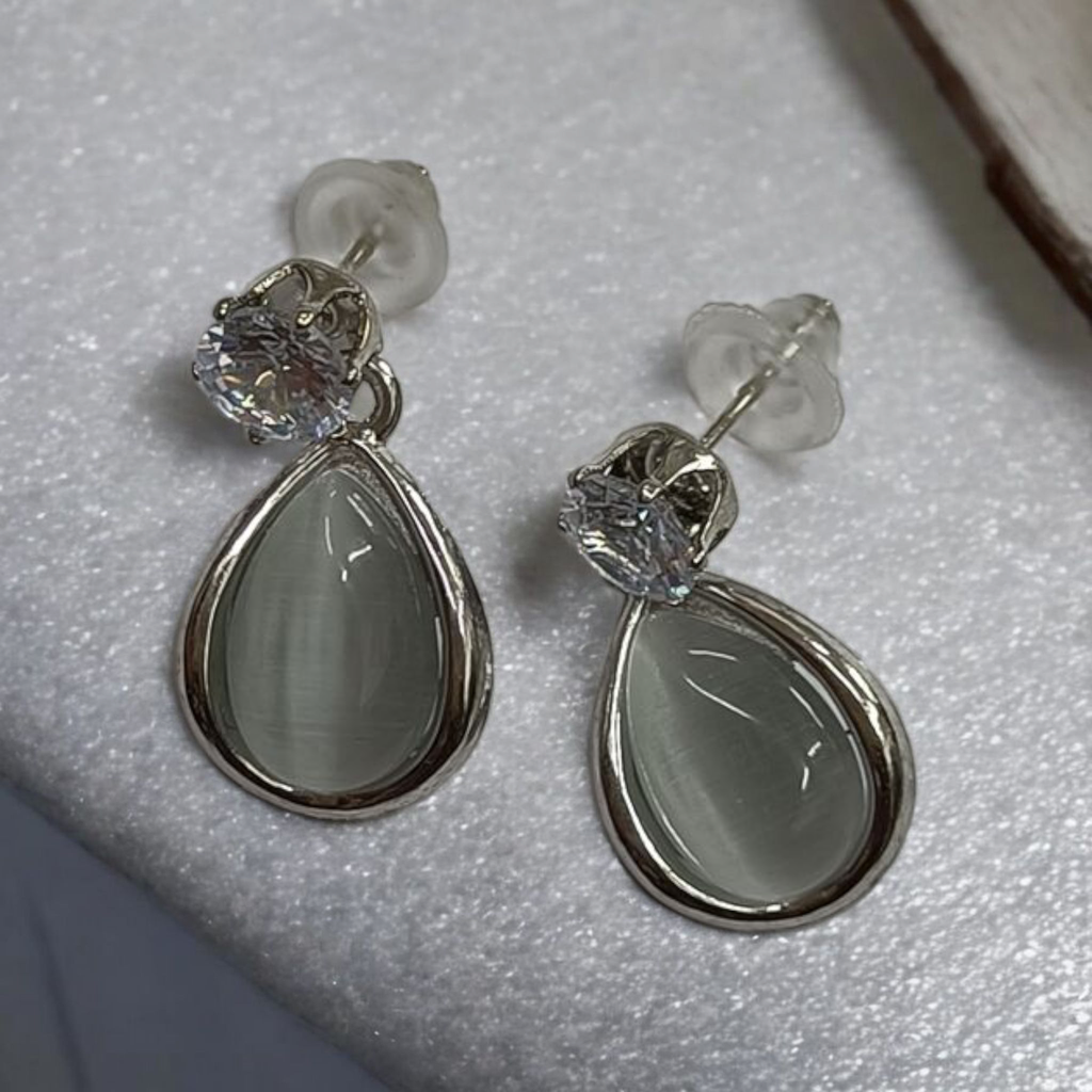 [Adorable Trendy Silver Teardrop Earring] Adorable Trendy Silver Teardrop Earring