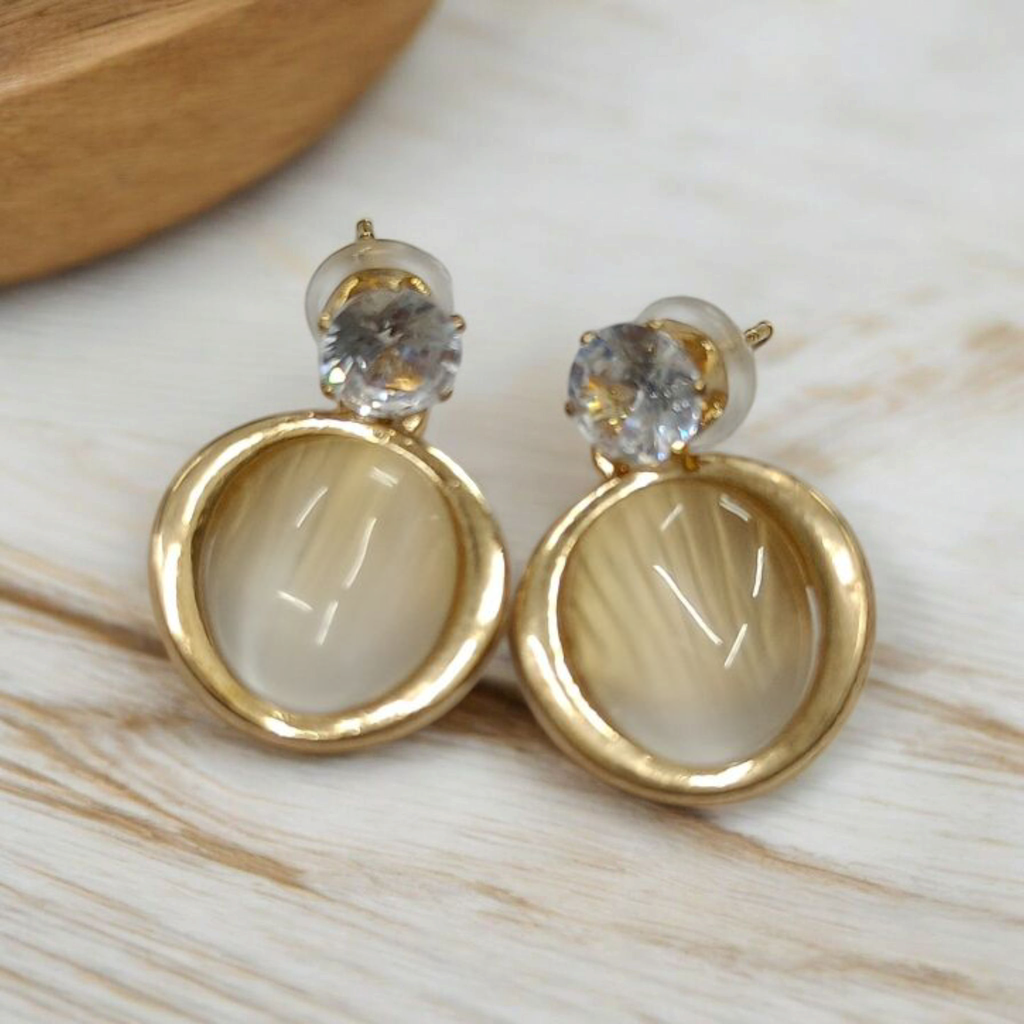 [Elegant Golden Teardrop Earring] Elegant Golden Teardrop Earring