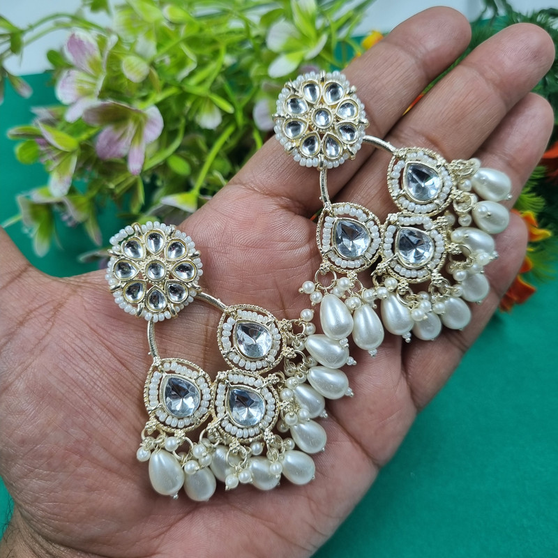 Majestic Reception White 5 Earrings Set