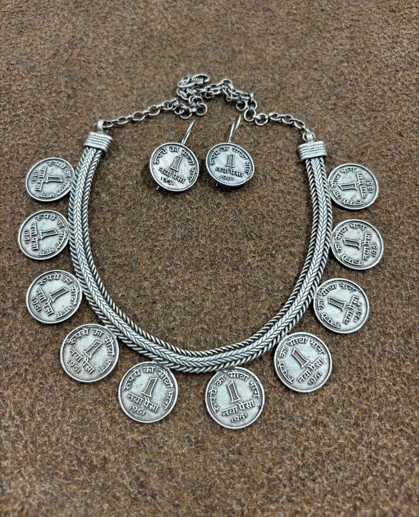 [Classic Tone Oxidise Necklace Set] Classic Tone Stylish Oxidise Necklace Set