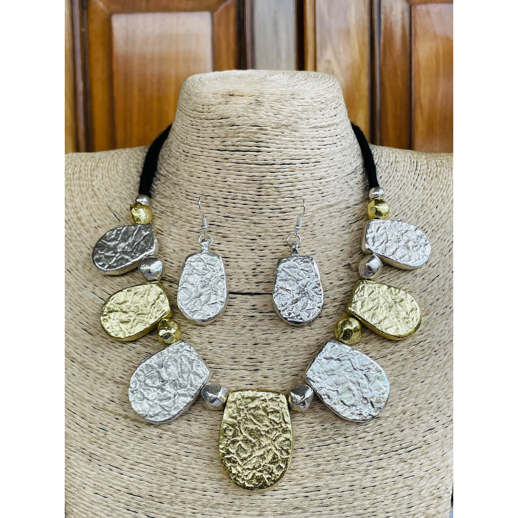 [Divine Classy Oxidise Necklace Set] Divine Classy Oxidise Necklace Set