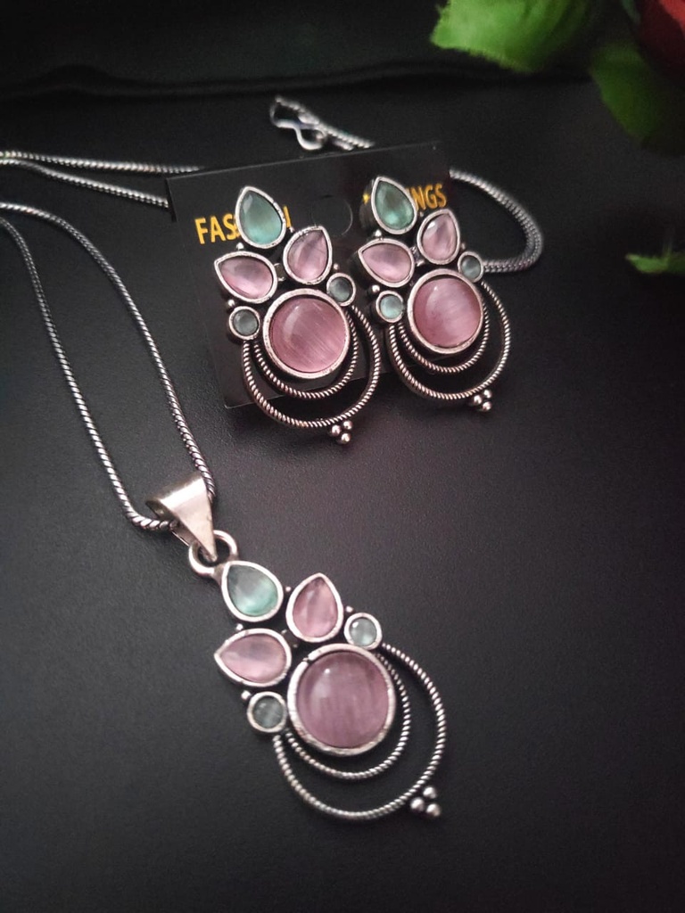 [Classy Oxidise Pendant Necklace Set] Brilliant Shade Classy Oxidise Pendant Necklace Set