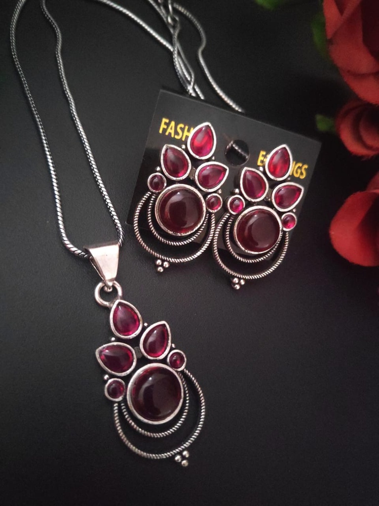 [Exquisite Pendant Necklace Set] Exquisite Appeal Classy Pendant Necklace Set