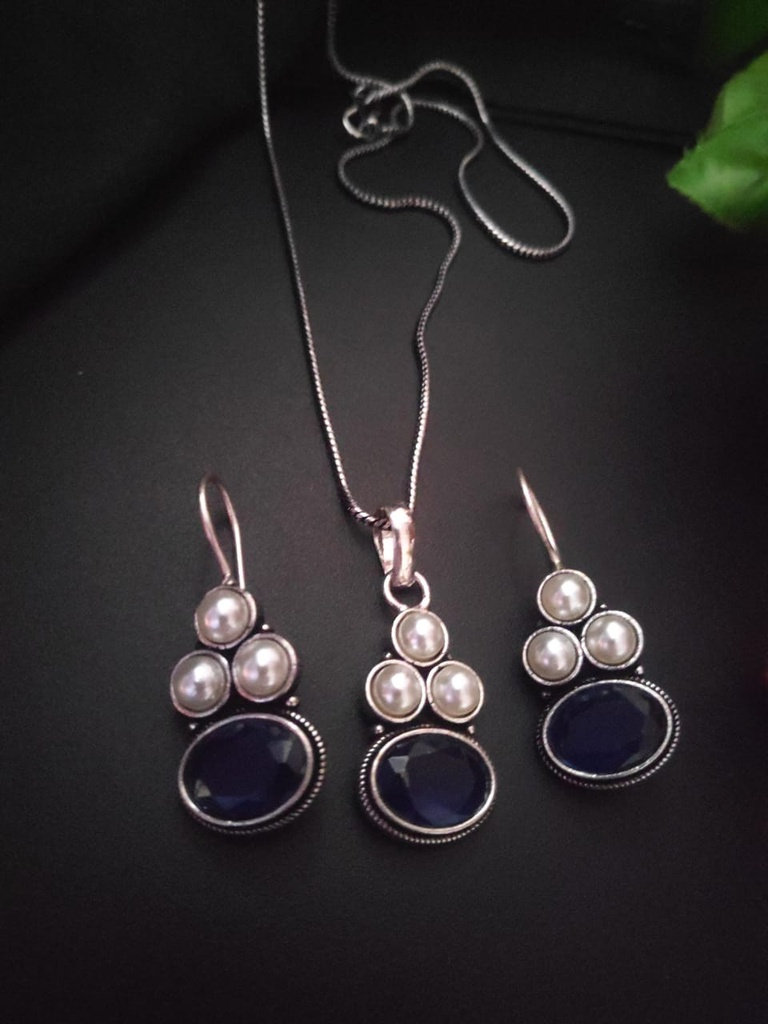 [Elegance Pendant Necklace Set] Fine Elegance Classy Pendant Necklace Set