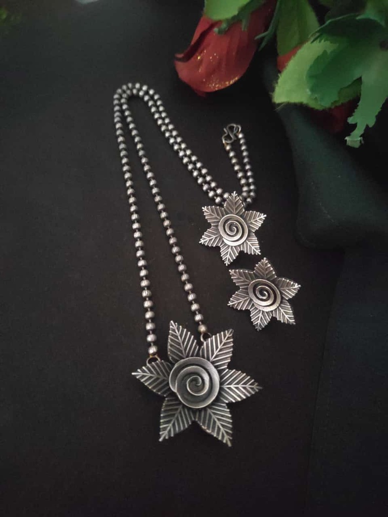 [Symphony Flower Pendant Necklace] Pearlescent Symphony Flower Pendant Necklace Set