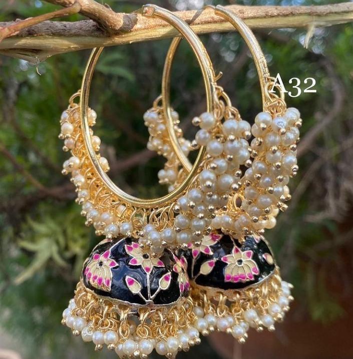 Lustrous Mehendi Black Earrings Set