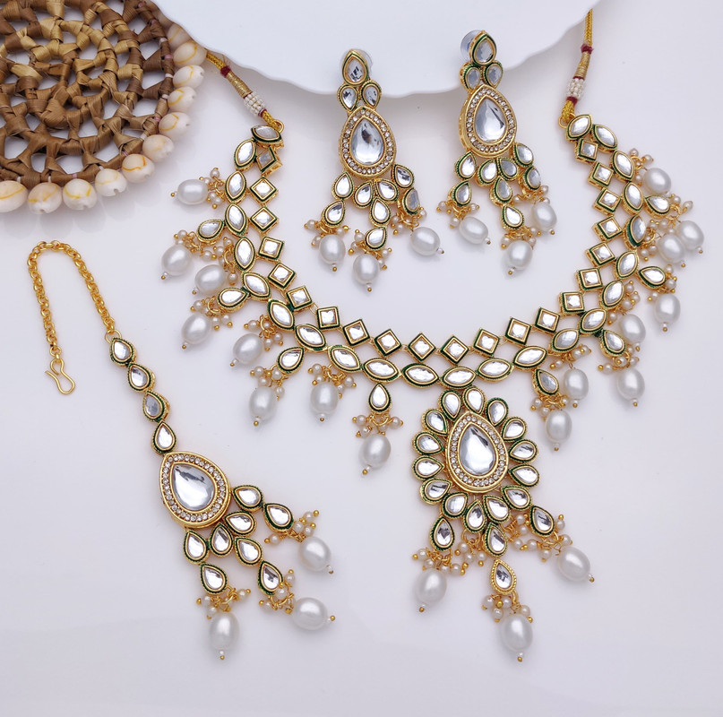 Divine Wedding White Kundan Pendant Necklace & Earrings Jewellery Set For Women