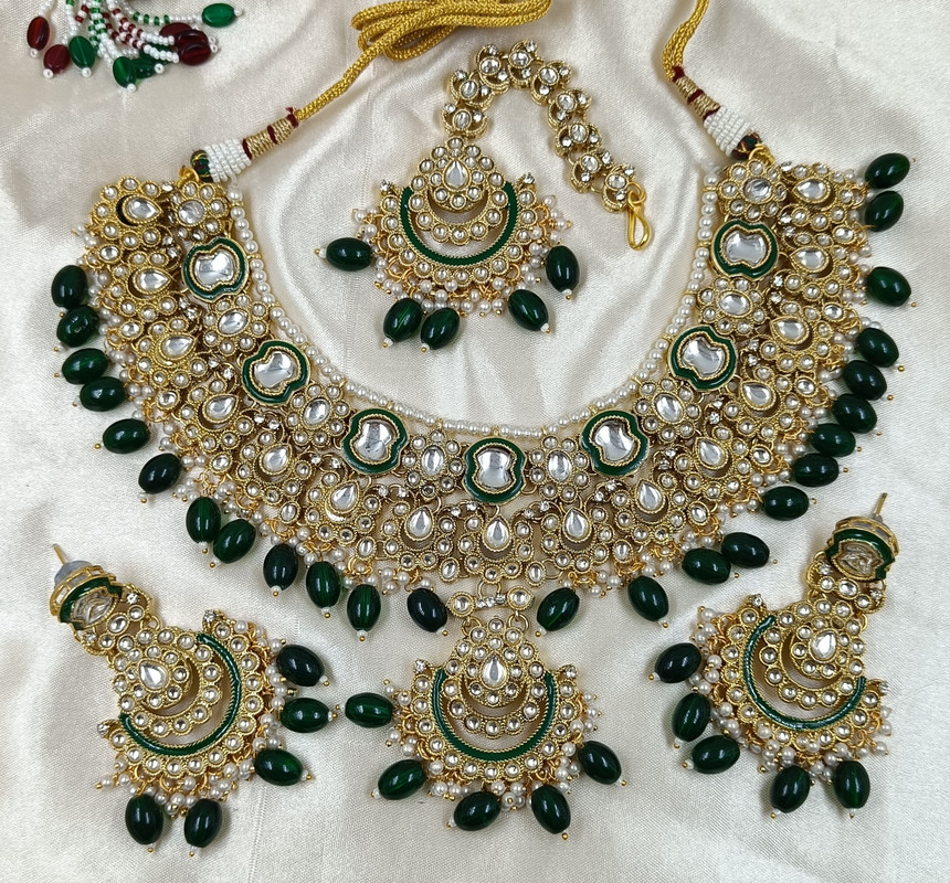 Flawless Wedding Green Kundan Pendant Necklace & Earrings Jewellery Set For Women