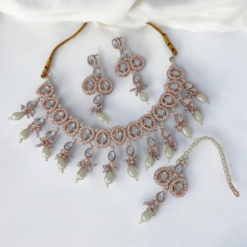 Glamorous Luxe Suns001 White Kundan Choker Necklace Earring Jewellery Set For Marriage