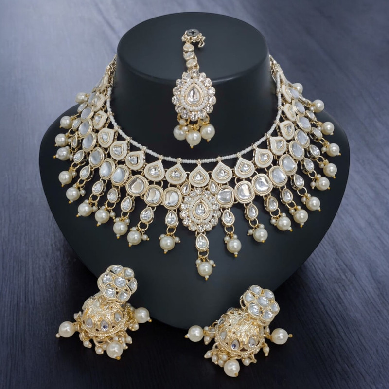 Majestic Elite Suns0034 White Kundan Choker Necklace Earring Jewellery Set For Marriage