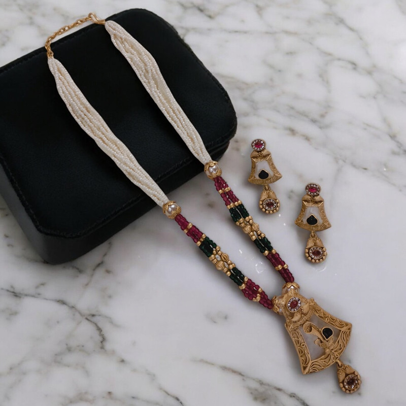 Elegant Supreme Suns0039 Maroon Copper Necklace & Earrings Jewellery Set For Women