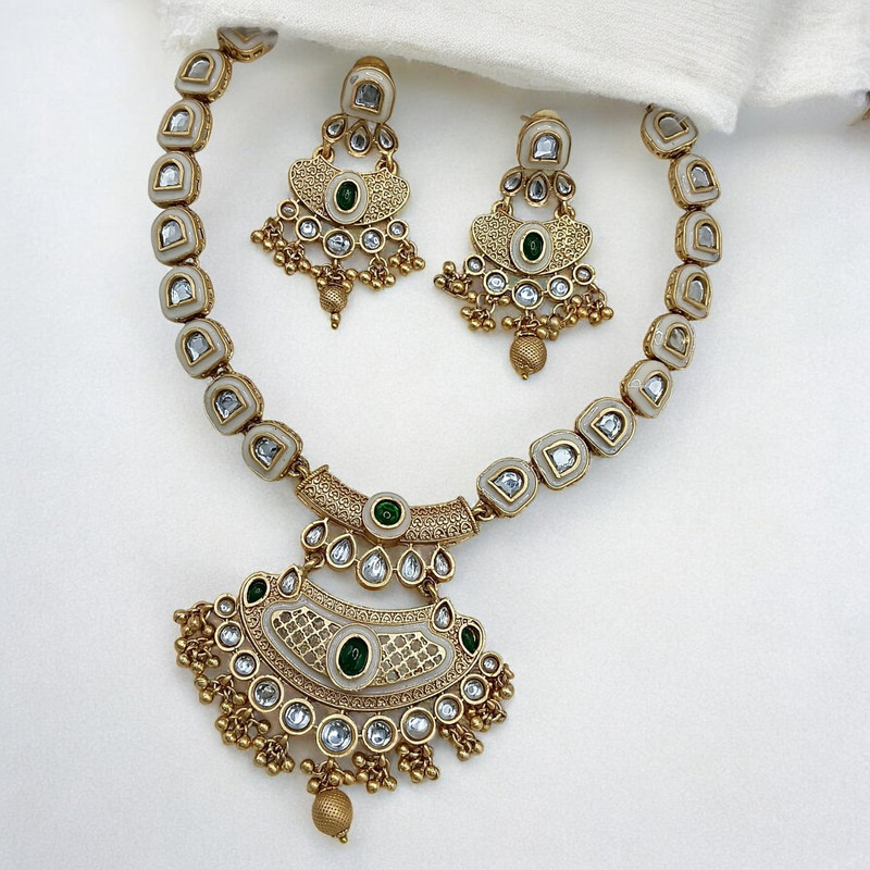 [SUNS0048 GREEN] Mesmerizing Supreme Suns0048 Green Copper Necklace & Earrings Jewellery Set For Women
